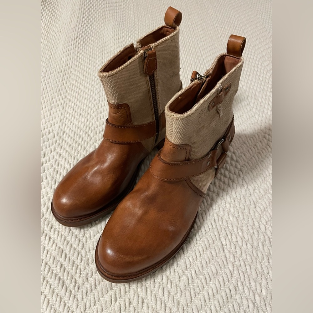 Vintage Foundry Leather Mid-Top Women’s Boots Size 6.5